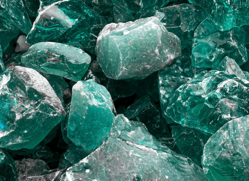 11 Healing Crystals for Thyroid (With Images)