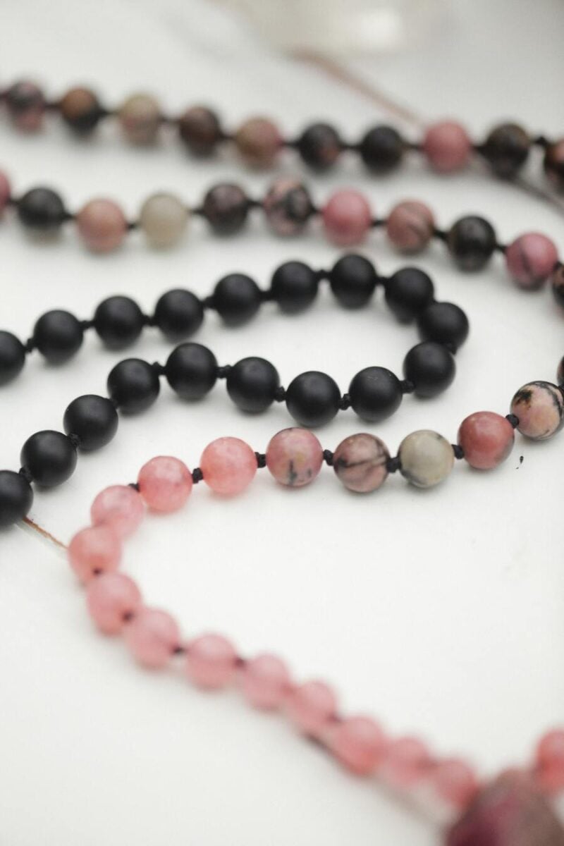 11 Rose Quartz Bracelet Meanings & Spiritual Benefits