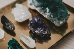 How to Cleanse and Charge Clear Quartz Crystals? 9 Ways