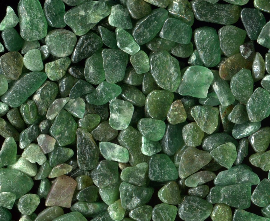 Cleaning Green Aventurine with salt