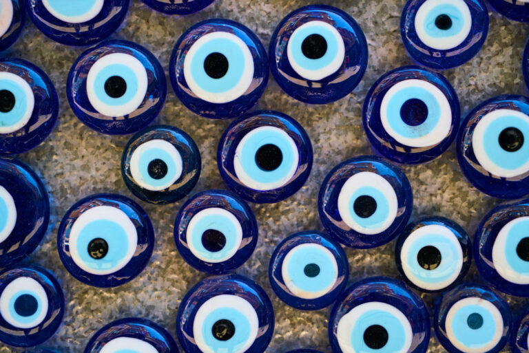 7 Side Effects Of Blue Eye Bracelets: Should I Avoid It?